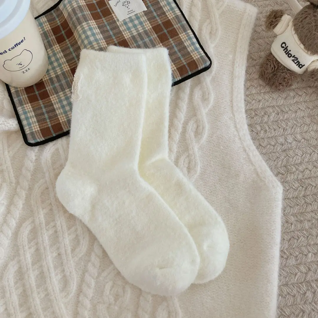 Soft and Fluffy Australian Wool Socks with Puppy Fur Balls, Women's Fabric Label Mid-Calf Socks, Autumn and Winter Thickened and Warm Mid-Calf Socks