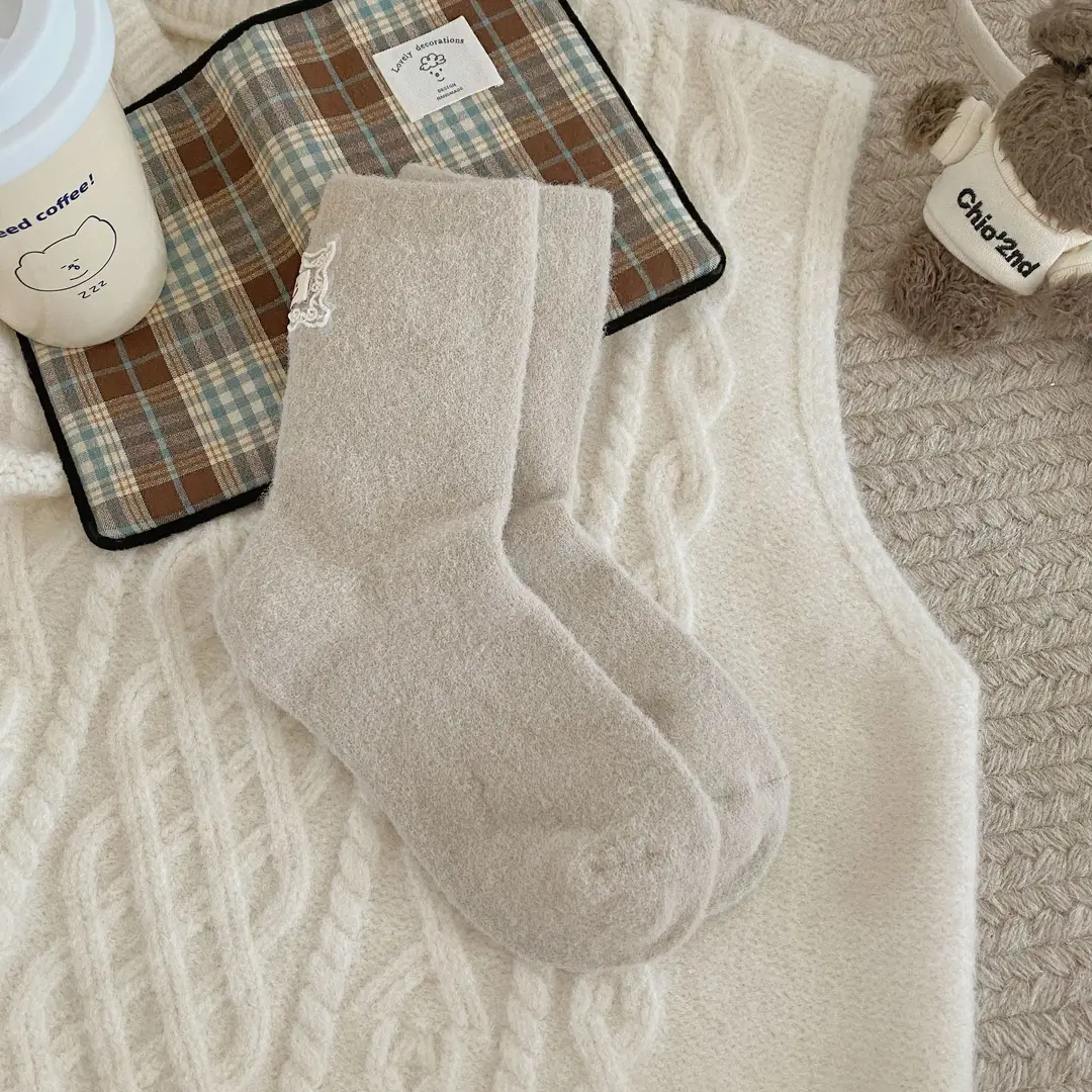 Soft and Fluffy Australian Wool Socks with Puppy Fur Balls, Women's Fabric Label Mid-Calf Socks, Autumn and Winter Thickened and Warm Mid-Calf Socks