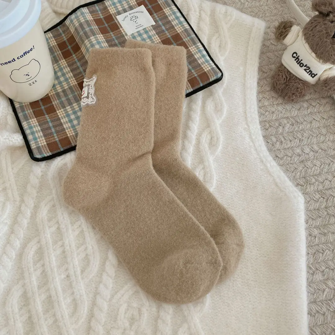 Soft and Fluffy Australian Wool Socks with Puppy Fur Balls, Women's Fabric Label Mid-Calf Socks, Autumn and Winter Thickened and Warm Mid-Calf Socks