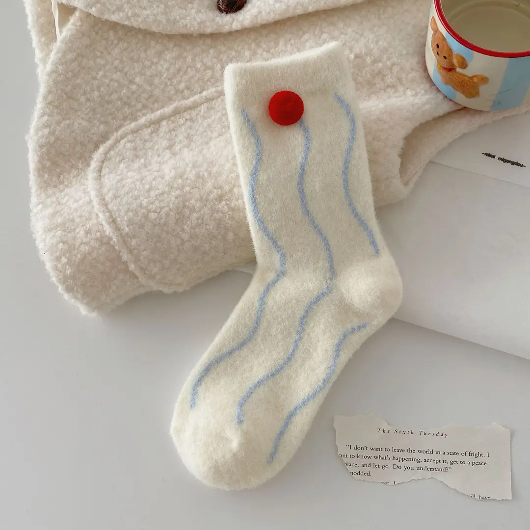 Soft and Fluffy Australian Wool Socks with Puppy Fur Balls, Women's Fabric Label Mid-Calf Socks, Autumn and Winter Thickened and Warm Mid-Calf Socks