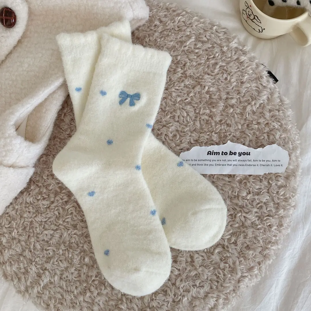 Soft and Fluffy Australian Wool Socks with Puppy Fur Balls, Women's Fabric Label Mid-Calf Socks, Autumn and Winter Thickened and Warm Mid-Calf Socks
