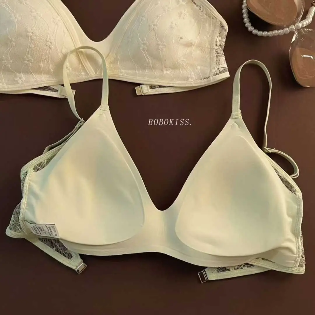 French Lace Large U-Shaped Seamless Bra for Women, Thin and Comfortable, Small Chest Push-Up Triangle Cup Wireless Bra — feature 4