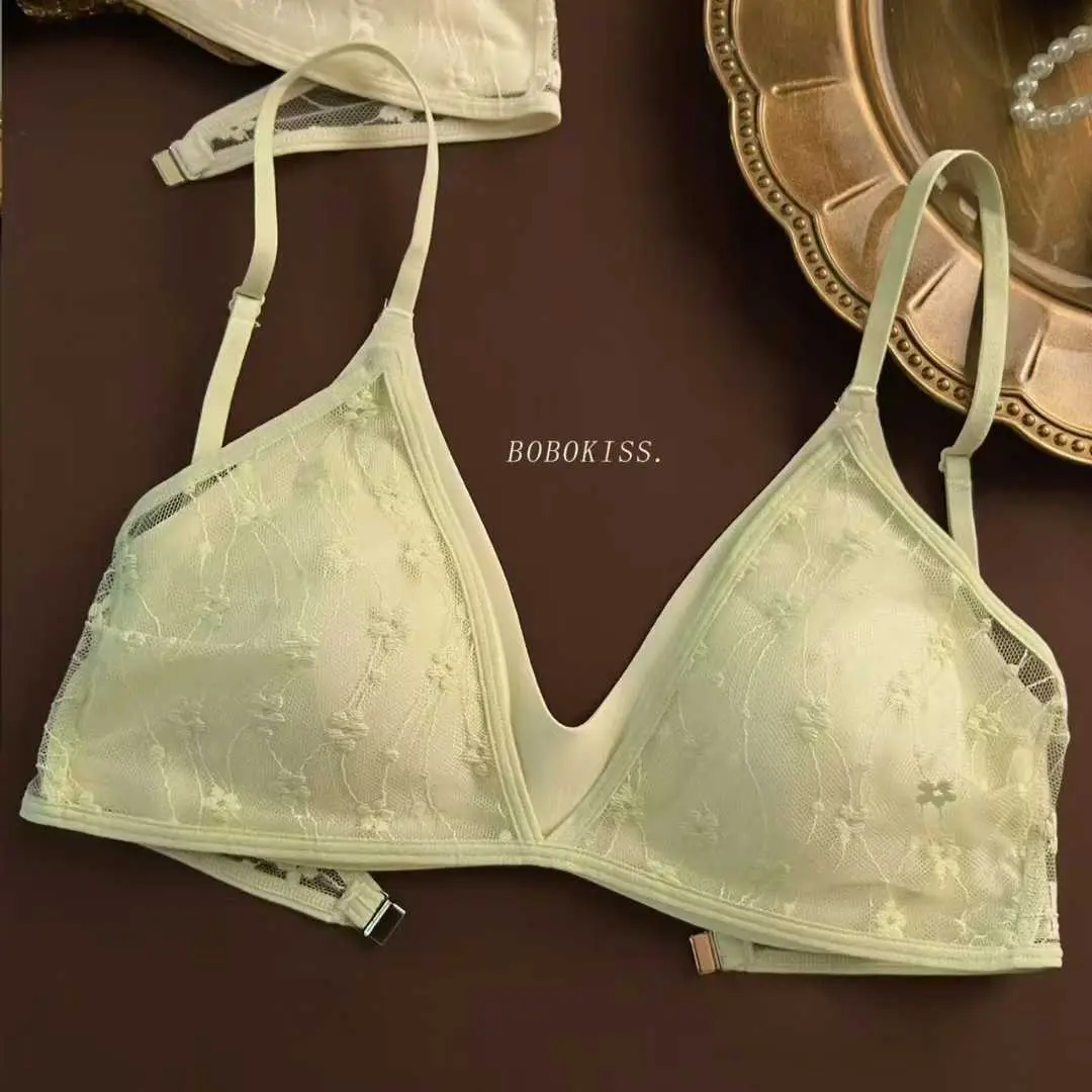French Lace Large U-Shaped Seamless Bra for Women, Thin and Comfortable, Small Chest Push-Up Triangle Cup Wireless Bra — feature 5