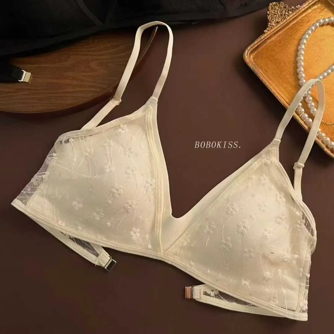 French Lace Large U-Shaped Seamless Bra for Women, Thin and Comfortable, Small Chest Push-Up Triangle Cup Wireless Bra — feature 7
