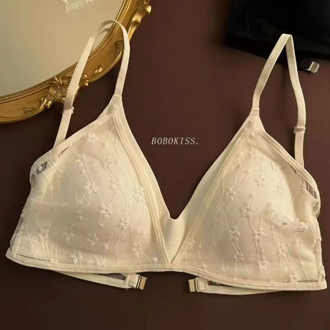 French Lace Large U-Shaped Seamless Bra for Women, Thin and Comfortable, Small Chest Push-Up Triangle Cup Wireless Bra