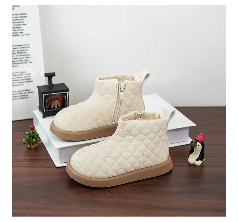 Baby Girl's Black Quilted Short Boots New Year — feature 8