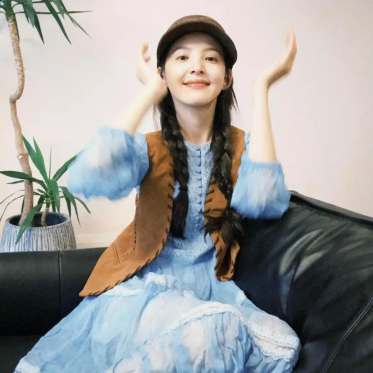 Women's Blue Pleated Duckbill Beret with Face-Slimming Cap - Image 5