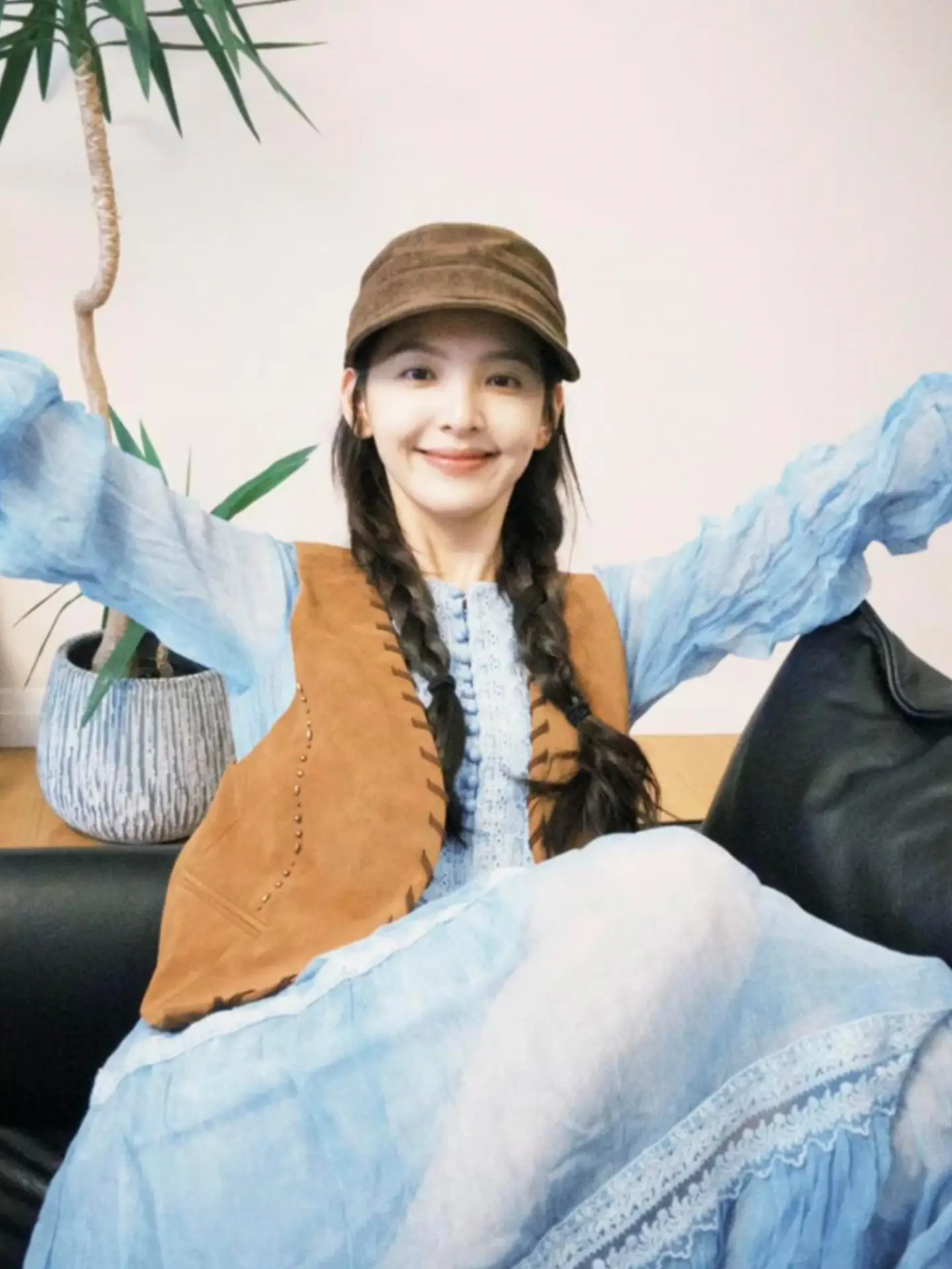 Women's Blue Pleated Duckbill Beret with Face-Slimming Cap — feature 2