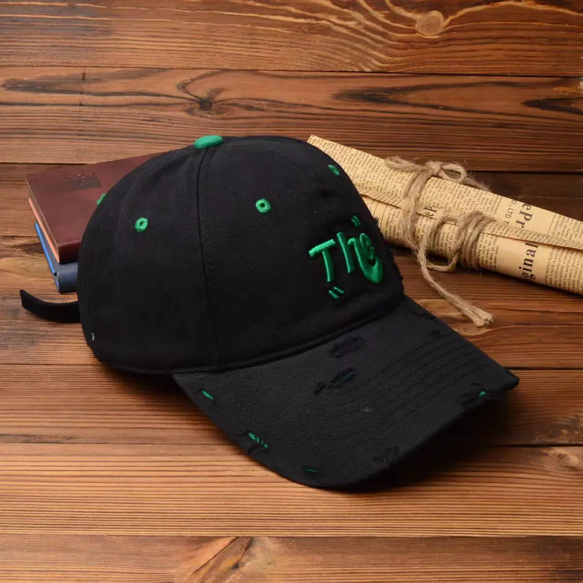 American Style Curved Brim Embroidered Letter Cap — feature 4