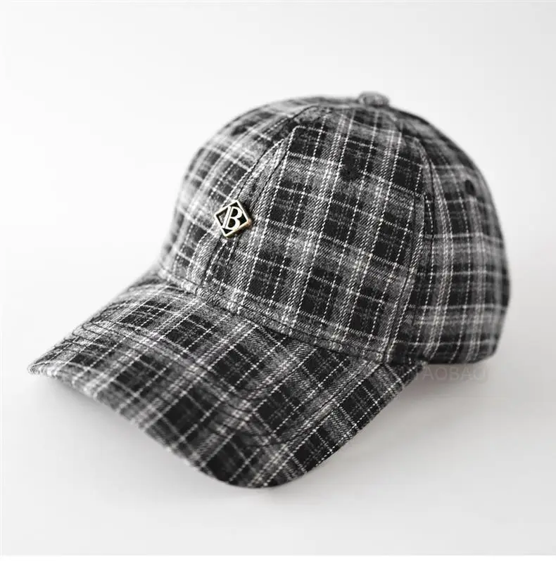 Men Plaid Baseball Cap with Logo — feature 4