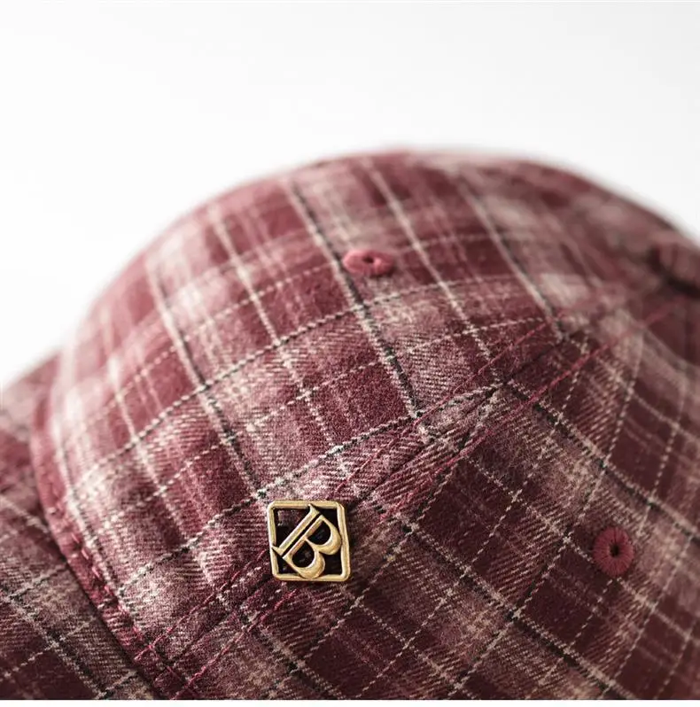 Men Plaid Baseball Cap with Logo — feature 5