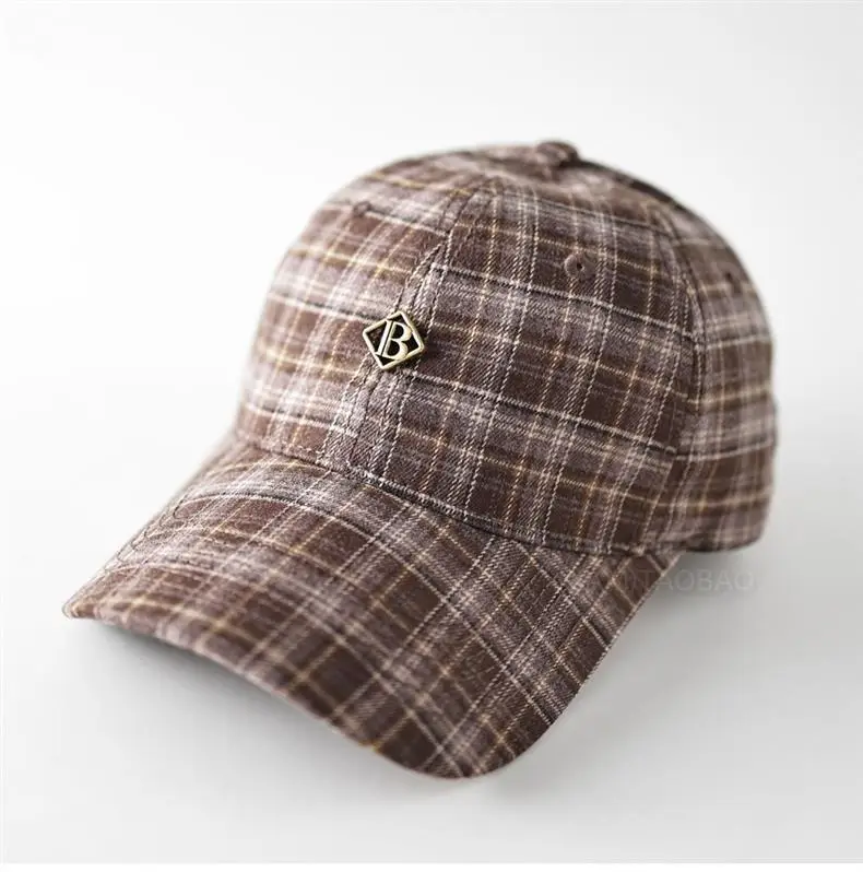 Men Plaid Baseball Cap with Logo — feature 7