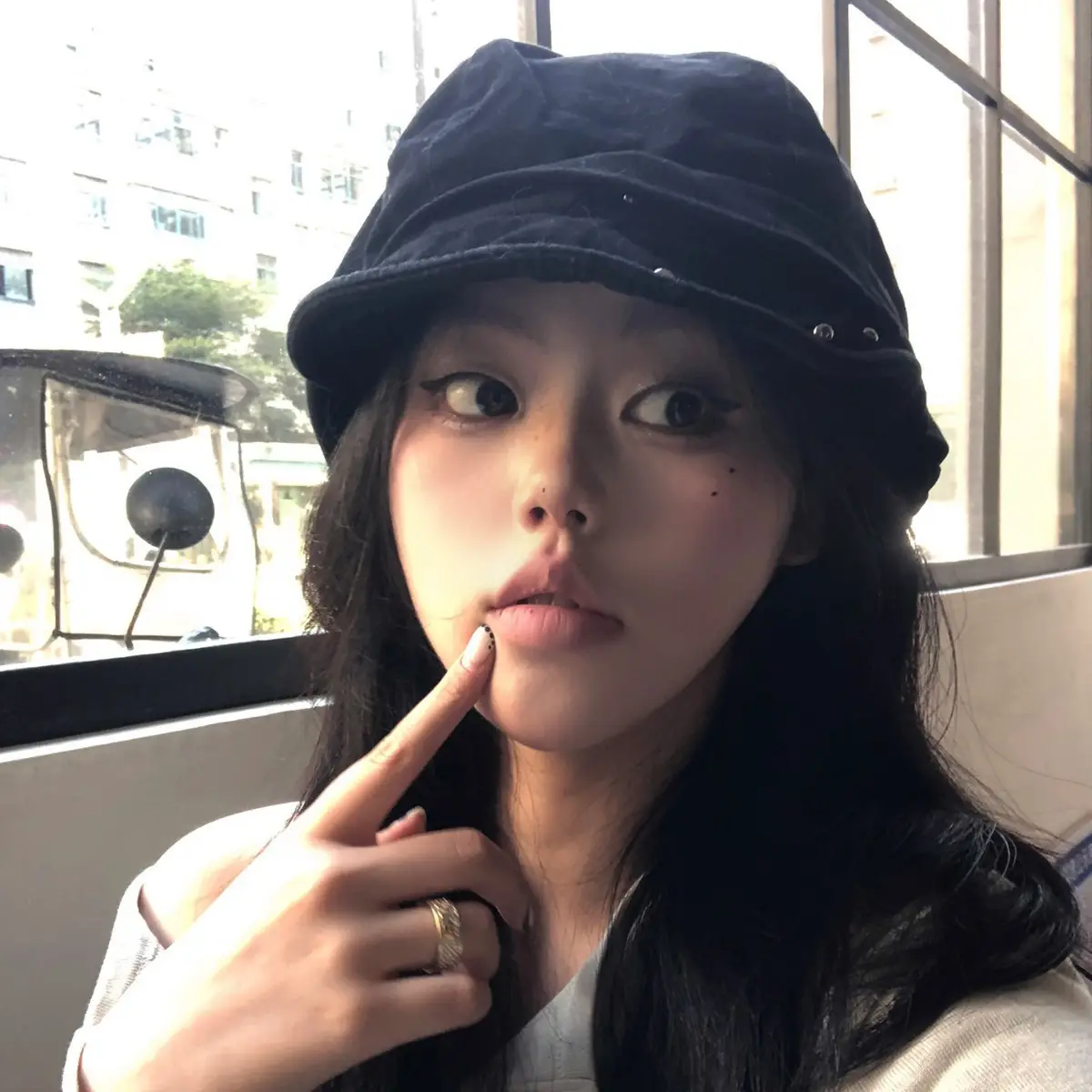 Vintage Women's Face-Slimming Beret Cap for Autumn - Image 7