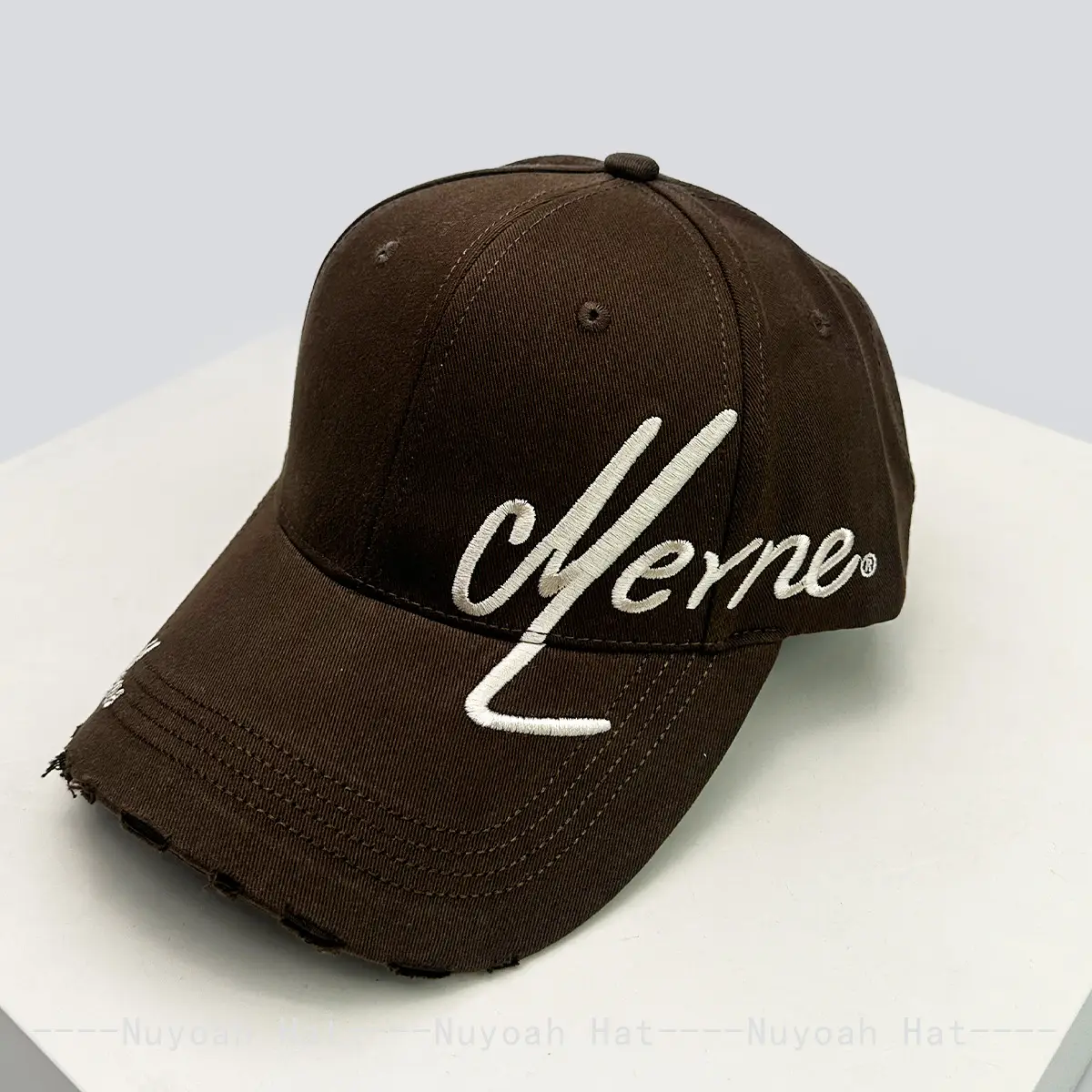 Women Maroon Embroidered Baseball Cap Sunshade - Image 6