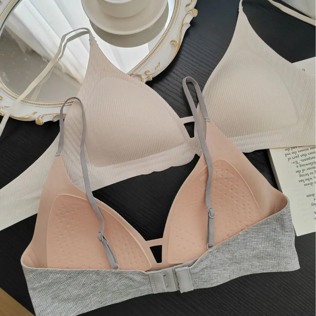 French Seamless Triangle Cup Bra, Thin, Comfortable and Breathable Small Breast Underwear