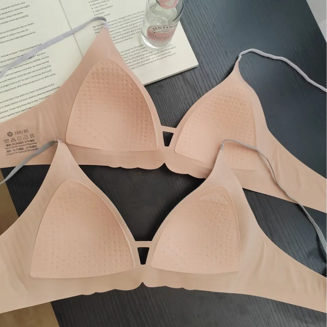French Seamless Triangle Cup Bra, Thin, Comfortable and Breathable Small Breast Underwear