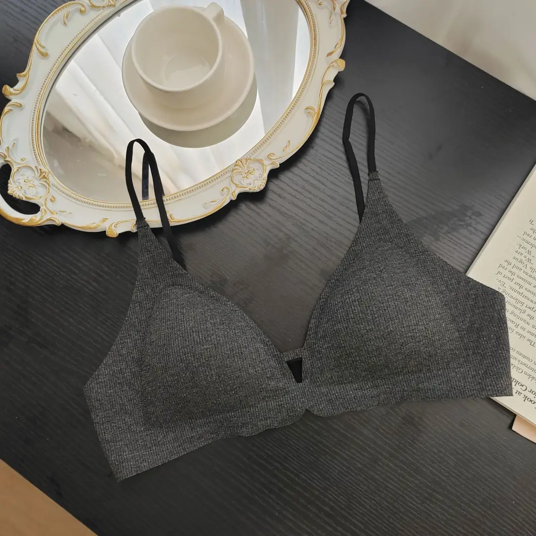 French Seamless Triangle Cup Bra, Thin, Comfortable and Breathable Small Breast Underwear