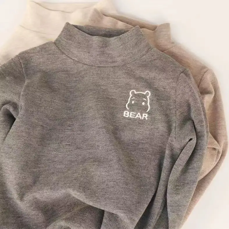 Gray Bear Print Long Sleeve Sweatshirt for Kids — feature 4