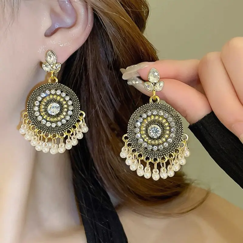 Bohemian Retro Ethnic Style Palace Hong Kong Style Nostalgic Elegant Tassel Bell Pendant Earrings High-End Earrings — feature 11