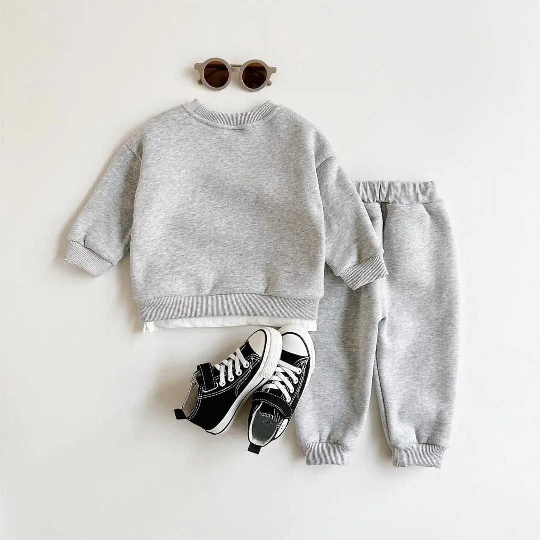 Baby Boys' Letter Print Fake Two-Piece Long-Sleeved Sweatshirt Plus Sports Trousers Fleece Thick Autumn and Winter Two-Piece Set — feature 10