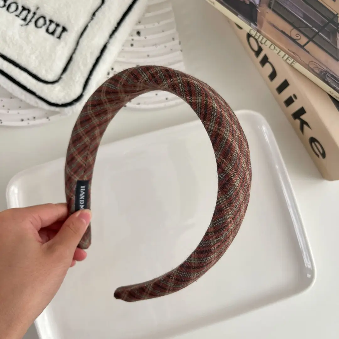 Korean-Style Artistic Academy Pattern Headband with Vintage High Crown Sponge Wide Headband for Girls, Elegant Hair Accessory — feature 3