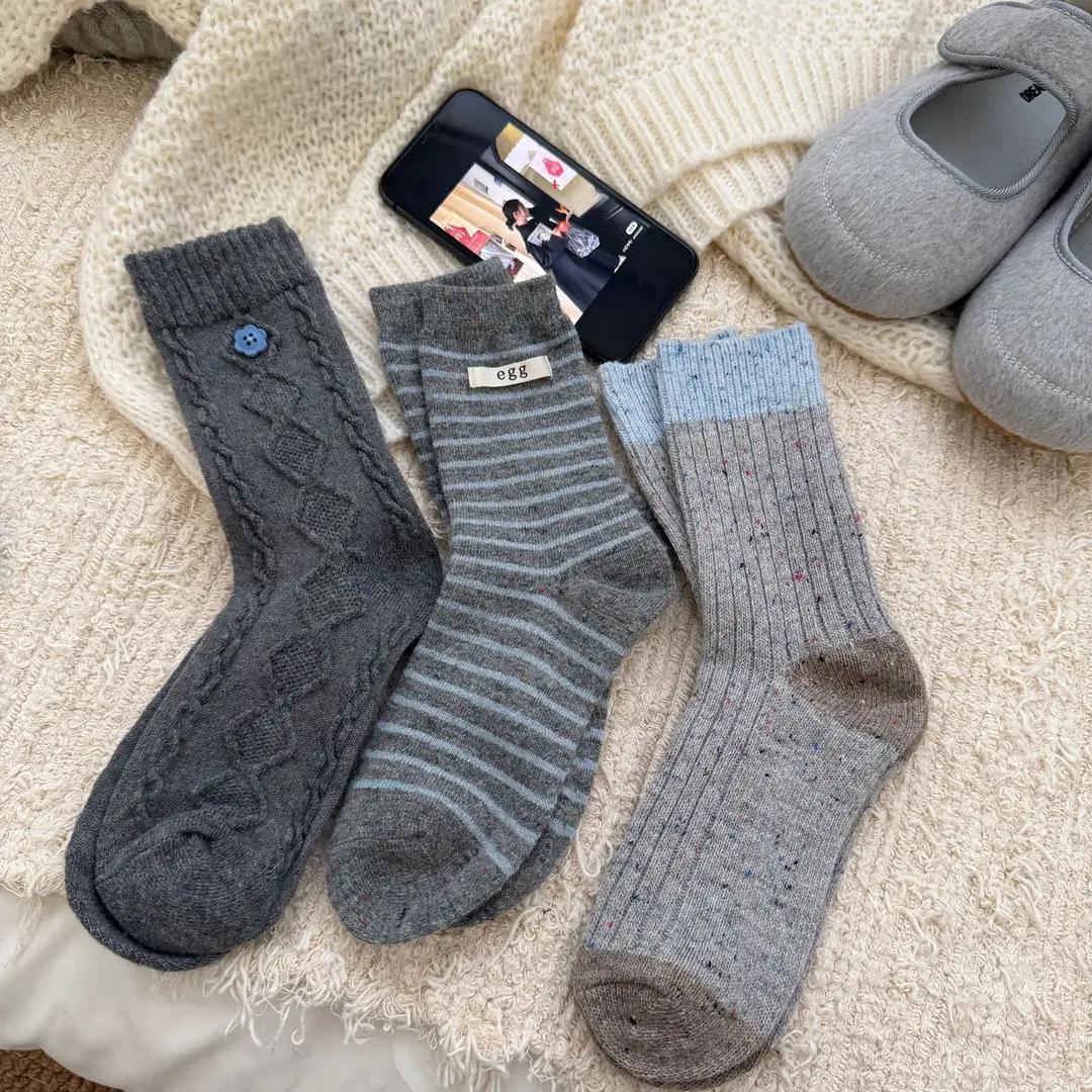 Little Red Book's Best-Selling Model! Winter Wool Socks Combination Gray Button Thickeneded Warm Pile Socks Mid-Calf Socks for Women — feature 3