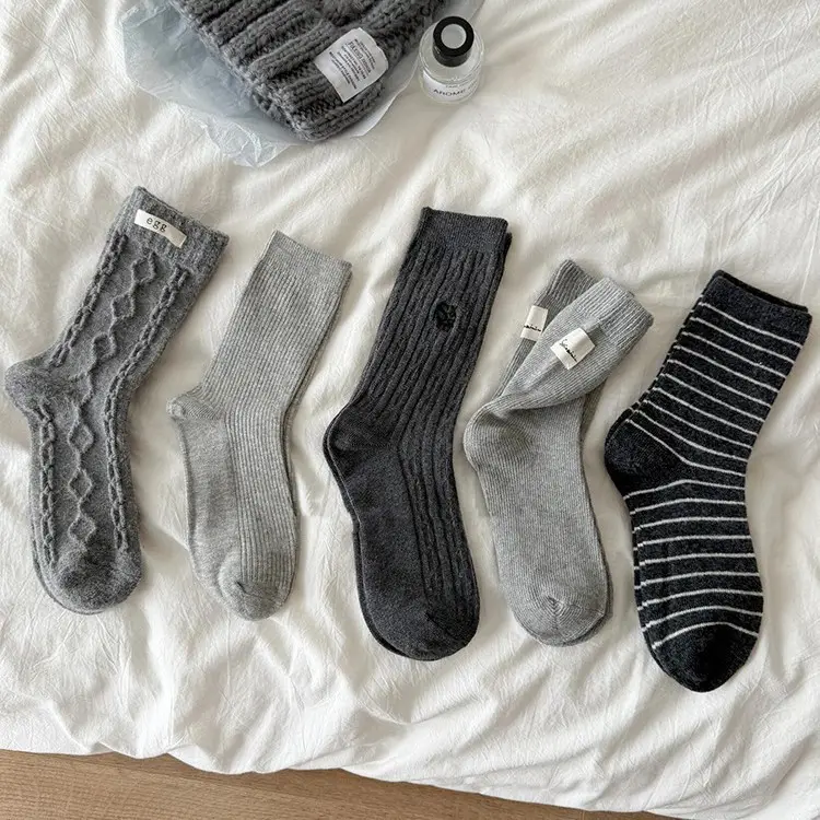Let’S Miu Lightly in Winter~ Gray Is Indeed the Best Preparation for Winter~ Thick Autumn and Winter Socks for Women