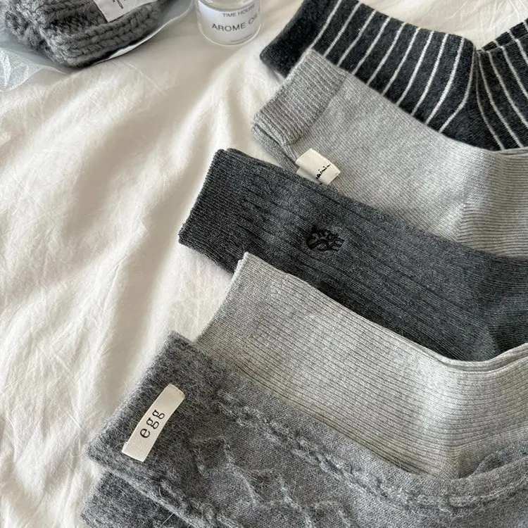 Let’S Miu Lightly in Winter~ Gray Is Indeed the Best Preparation for Winter~ Thick Autumn and Winter Socks for Women