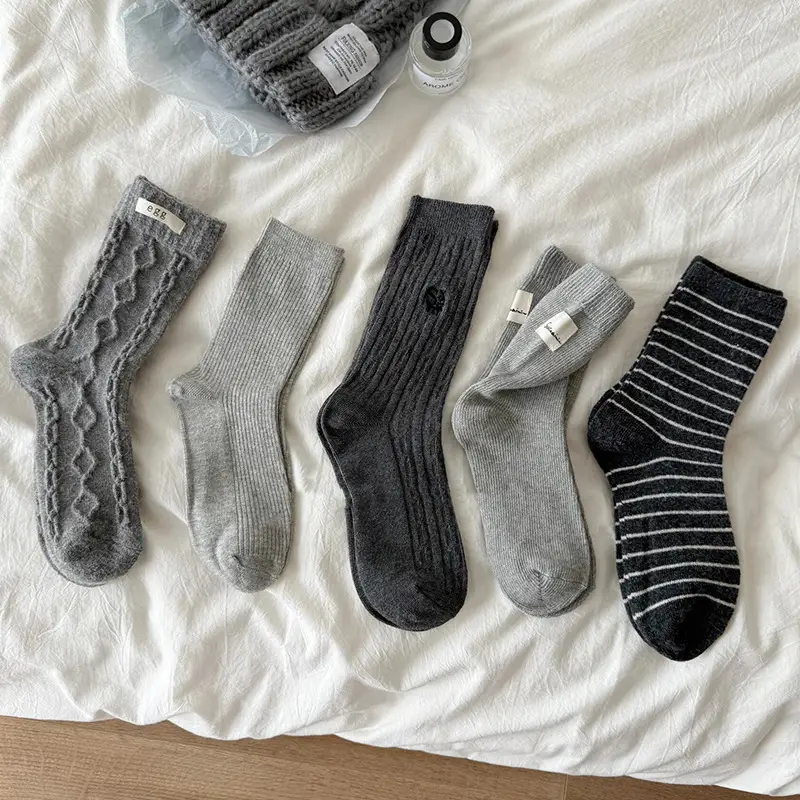 Let’S Miu Lightly in Winter~ Gray Is Indeed the Best Preparation for Winter~ Thick Autumn and Winter Socks for Women — feature 1
