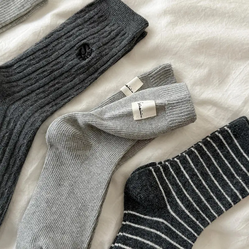 Let’S Miu Lightly in Winter~ Gray Is Indeed the Best Preparation for Winter~ Thick Autumn and Winter Socks for Women — feature 3