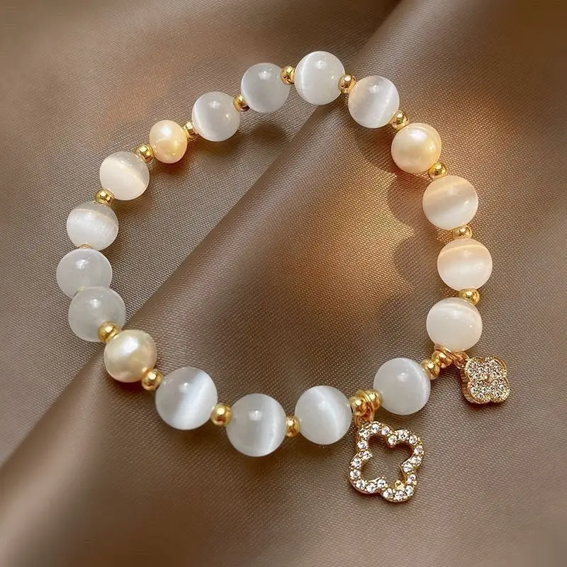 Elastic Rope Pearl Bracelet with Cat's Eye Pendant — feature 5