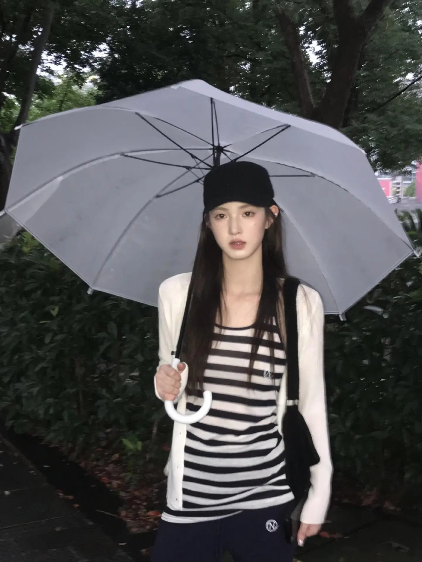 Women's Black Cap with White Umbrella for Spring Autumn — feature 10