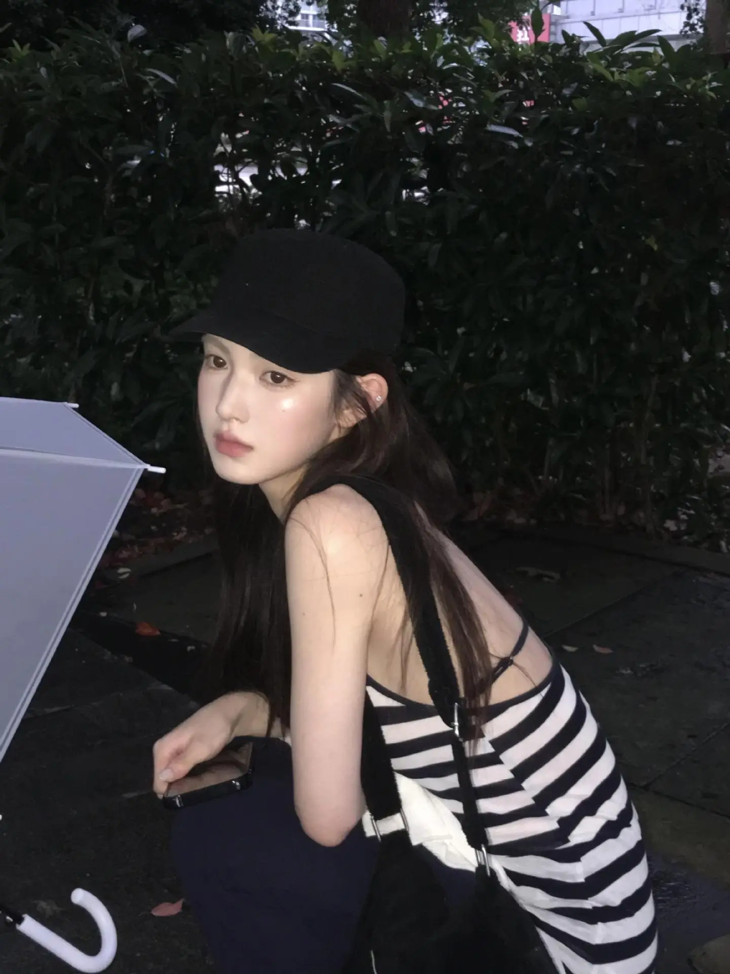 Women's Black Cap with White Umbrella for Spring Autumn — feature 3