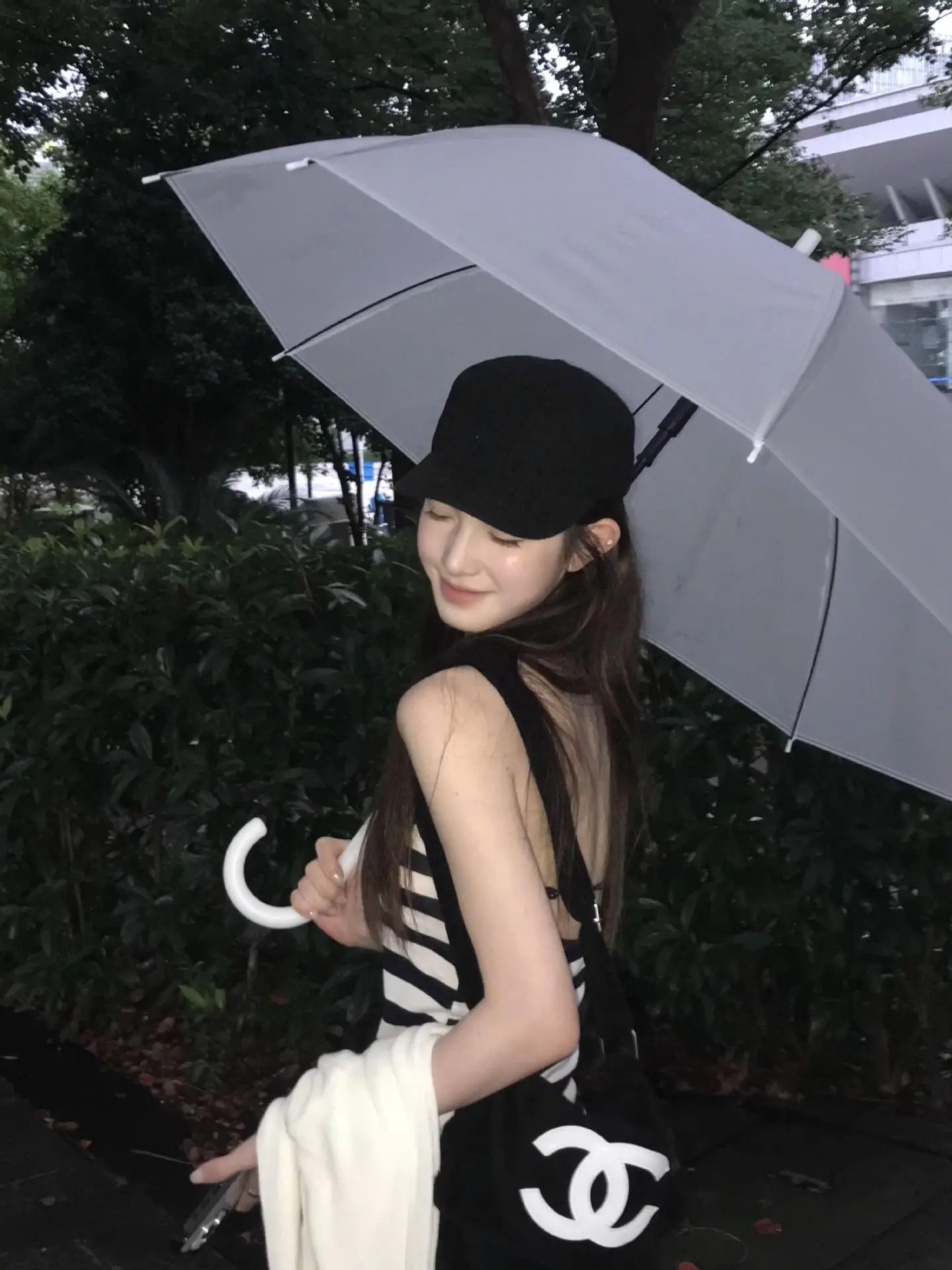 Women's Black Cap with White Umbrella for Spring Autumn — feature 7