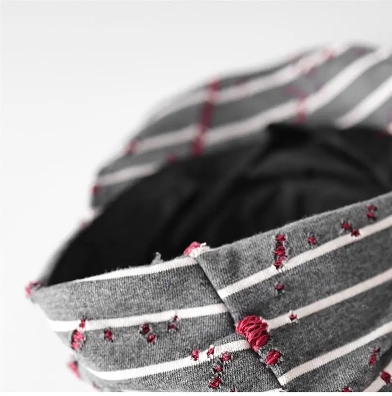 Retro Striped Ripped Baseball Cap for Women — feature 4