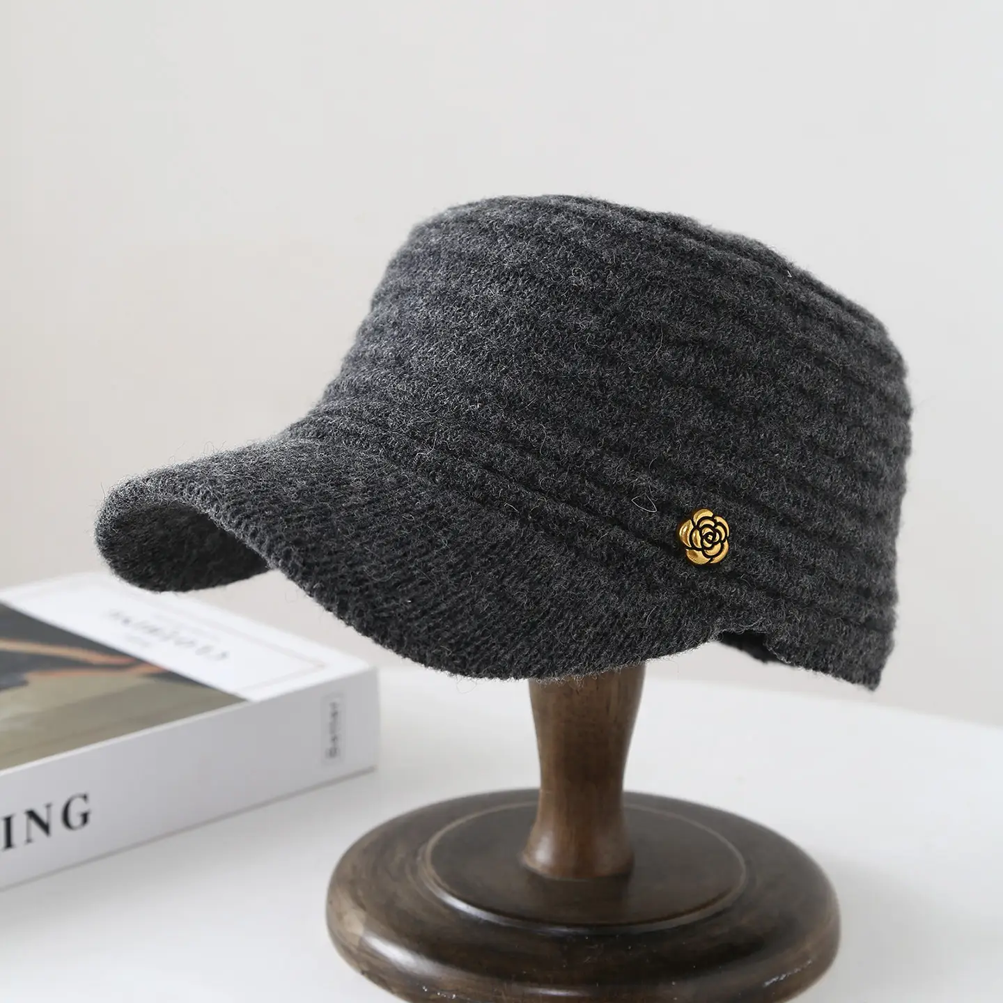 2025 Duckbill Cap Women Warm Knit Baseball Cap - Image 2