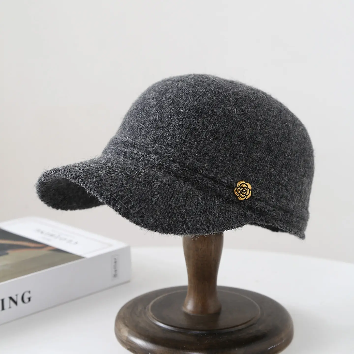 2025 Duckbill Cap Women Warm Knit Baseball Cap - Image 4
