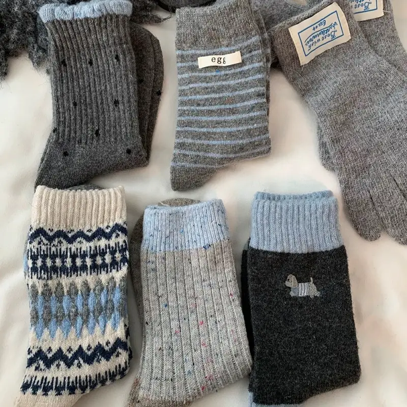 Little Red Book's Best-Selling Model! Winter Wool Socks Combination Gray Button Thickeneded Warm Pile Socks Mid-Calf Socks for Women - Image 4