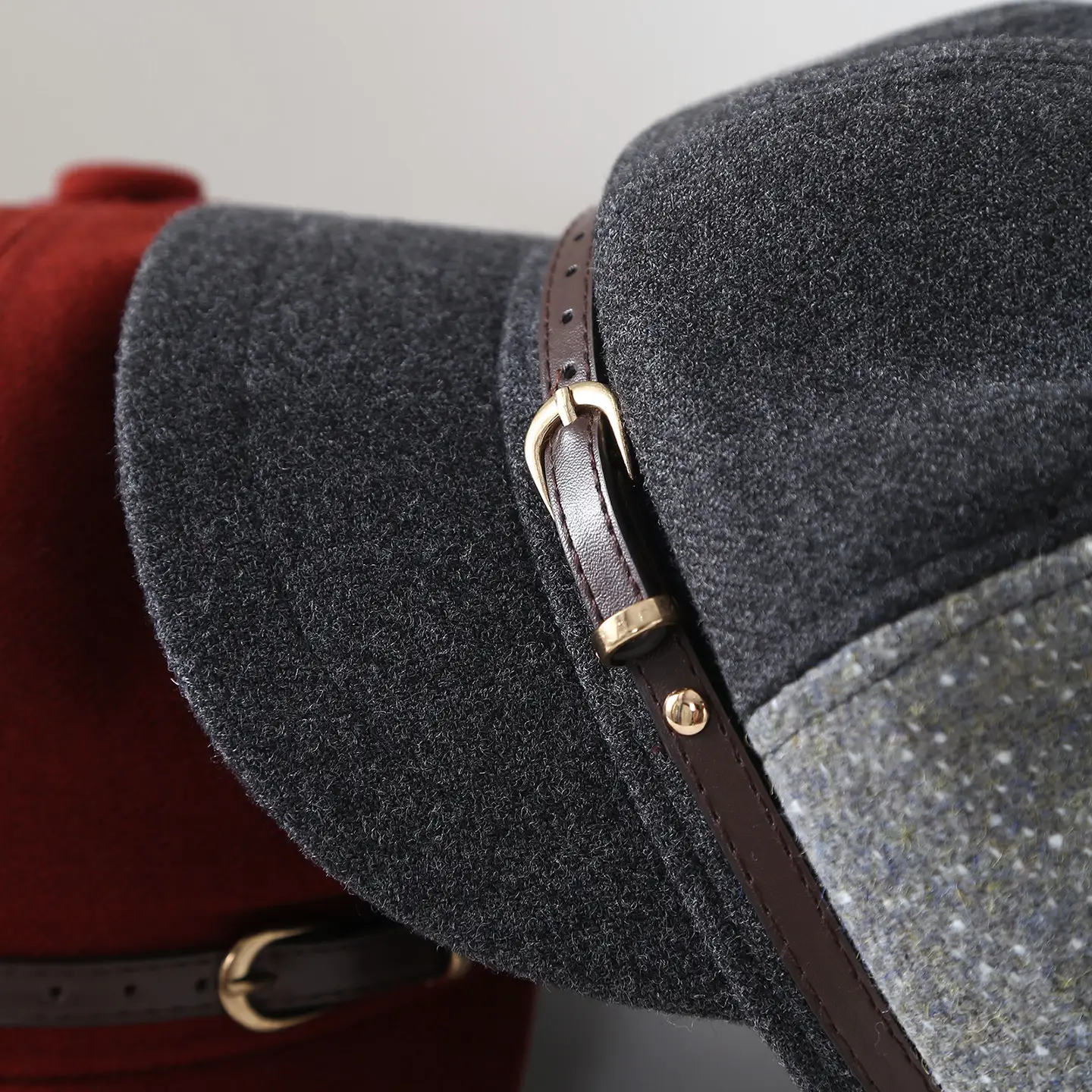 Women British Style Leather Buckle Cap Red Grey — feature 7