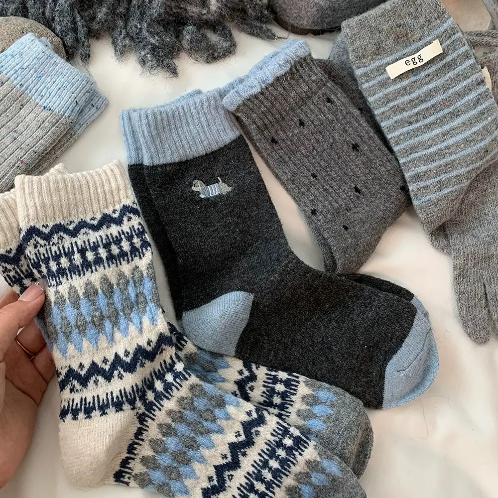 The Same Style from Xiaohongshu Is a Hot Seller! Winter Wool Socks Set with Gray Buttons, Thickened for Warmth, Slouch Socks, Mid-Calf Socks for Women — feature 6