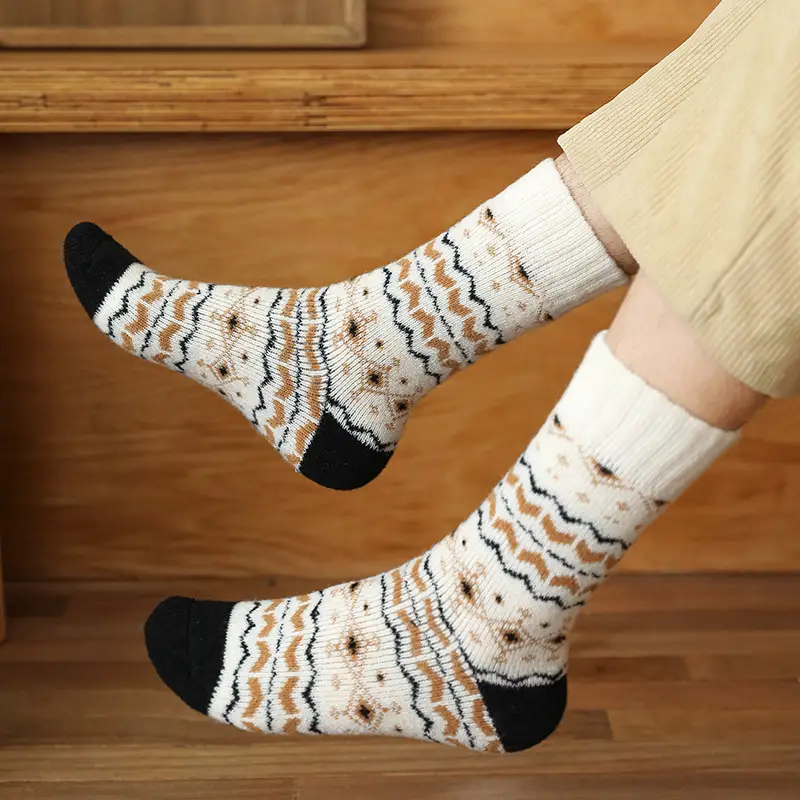 Men's Winter Thick Socks Mid-Tube Thickeneded Terry Retro Forest Style Student Couple Thick Socks New Warm Autumn — feature 11