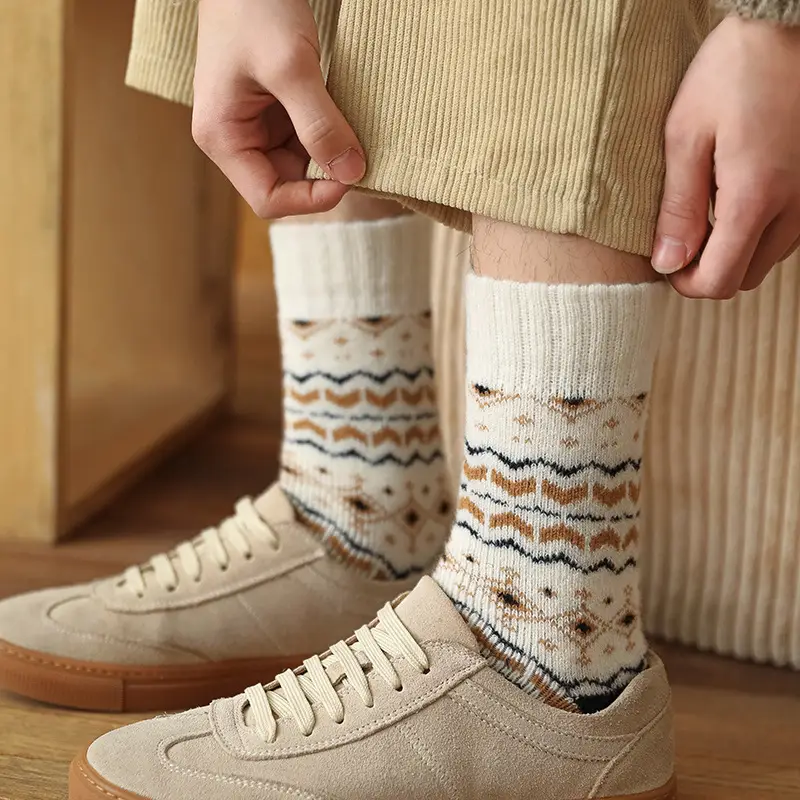 Men's Winter Thick Socks Mid-Tube Thickeneded Terry Retro Forest Style Student Couple Thick Socks New Warm Autumn — feature 4