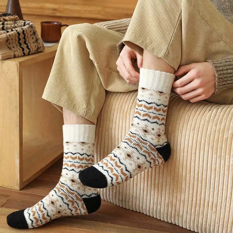 Men's Winter Thick Socks Mid-Tube Thickeneded Terry Retro Forest Style Student Couple Thick Socks New Warm Autumn — feature 5