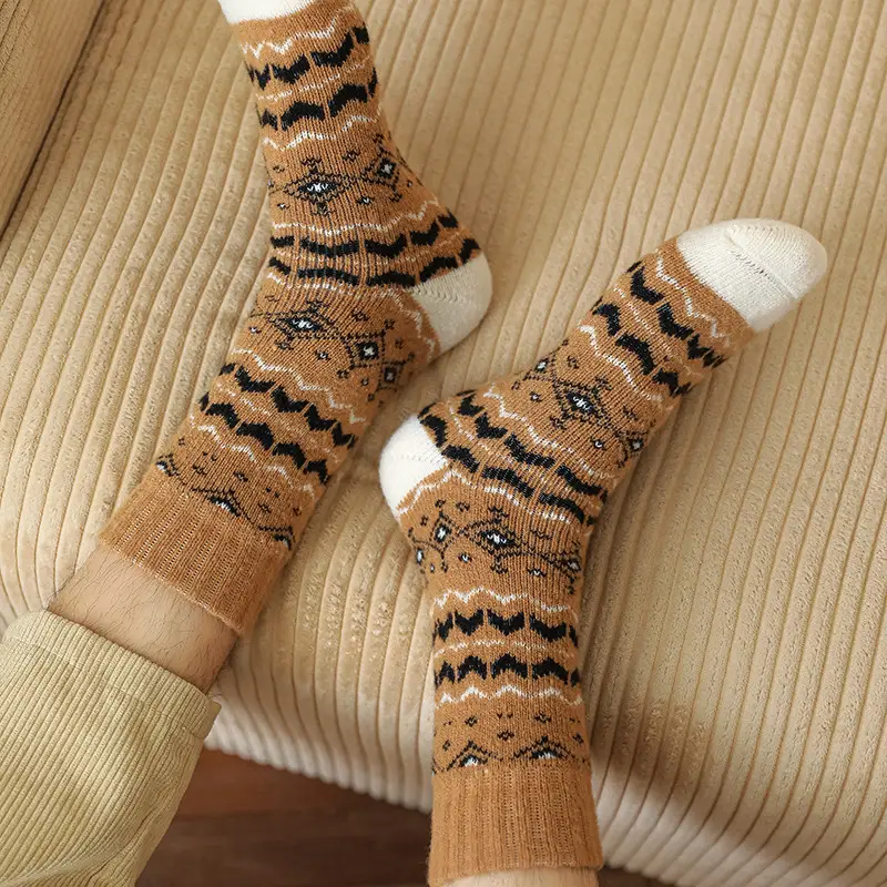 Men's Winter Thick Socks Mid-Tube Thickeneded Terry Retro Forest Style Student Couple Thick Socks New Warm Autumn — feature 7