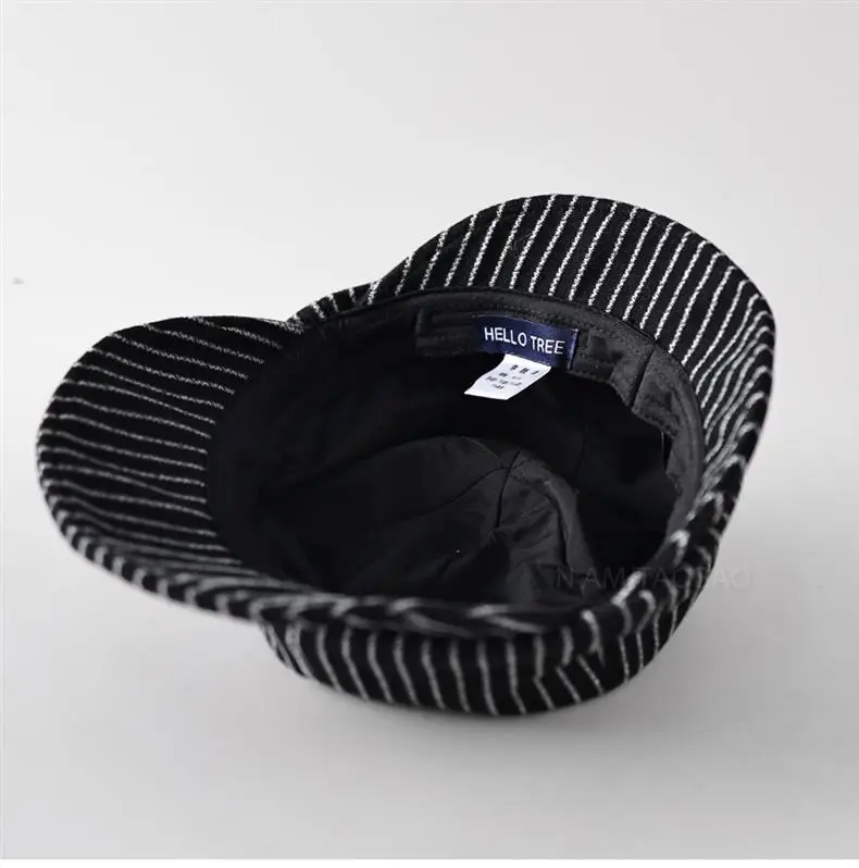 Men & Women Sherlock Holmes Double-Brimmed Striped Cap — feature 2