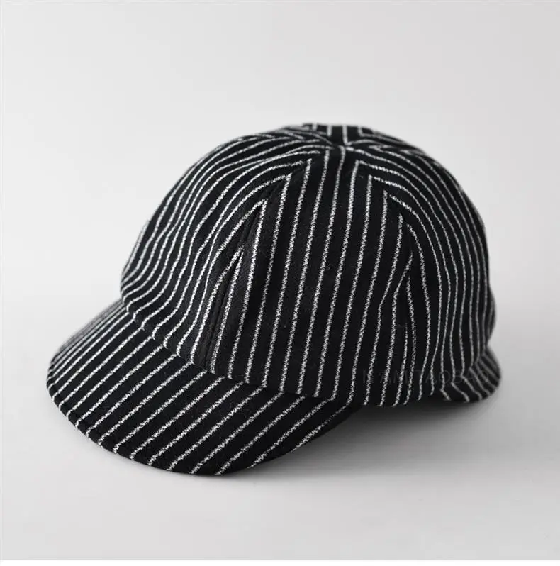 Men & Women Sherlock Holmes Double-Brimmed Striped Cap — feature 6
