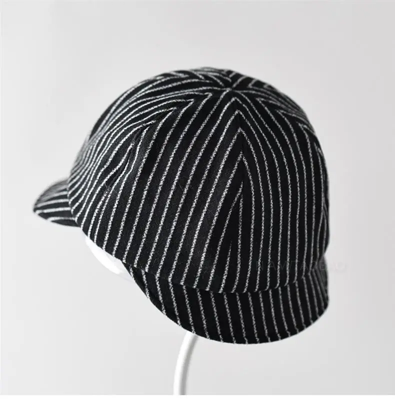 Men & Women Sherlock Holmes Double-Brimmed Striped Cap — feature 7