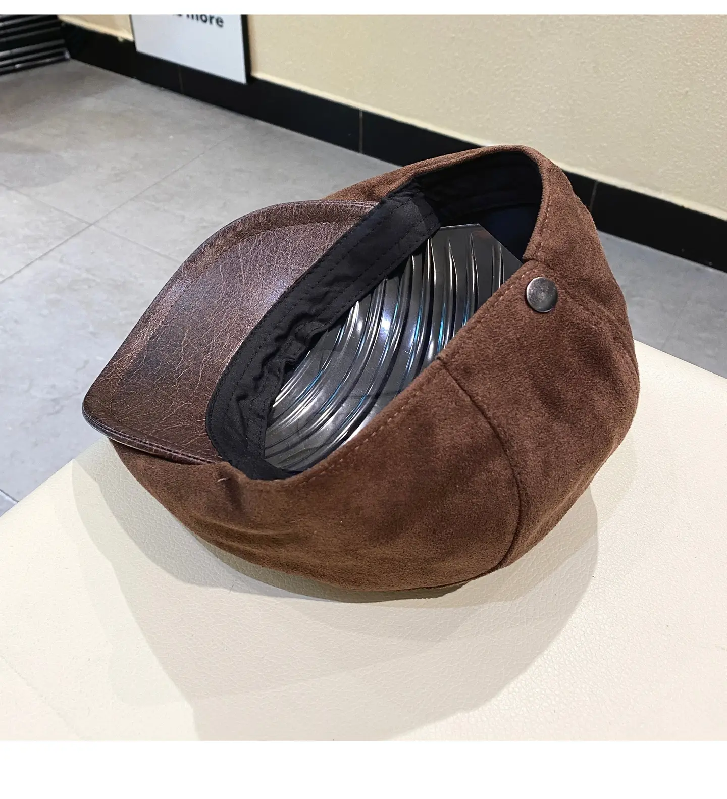 Japanese Suede Duckbill Cap Women Winter Autumn Brown White — feature 3
