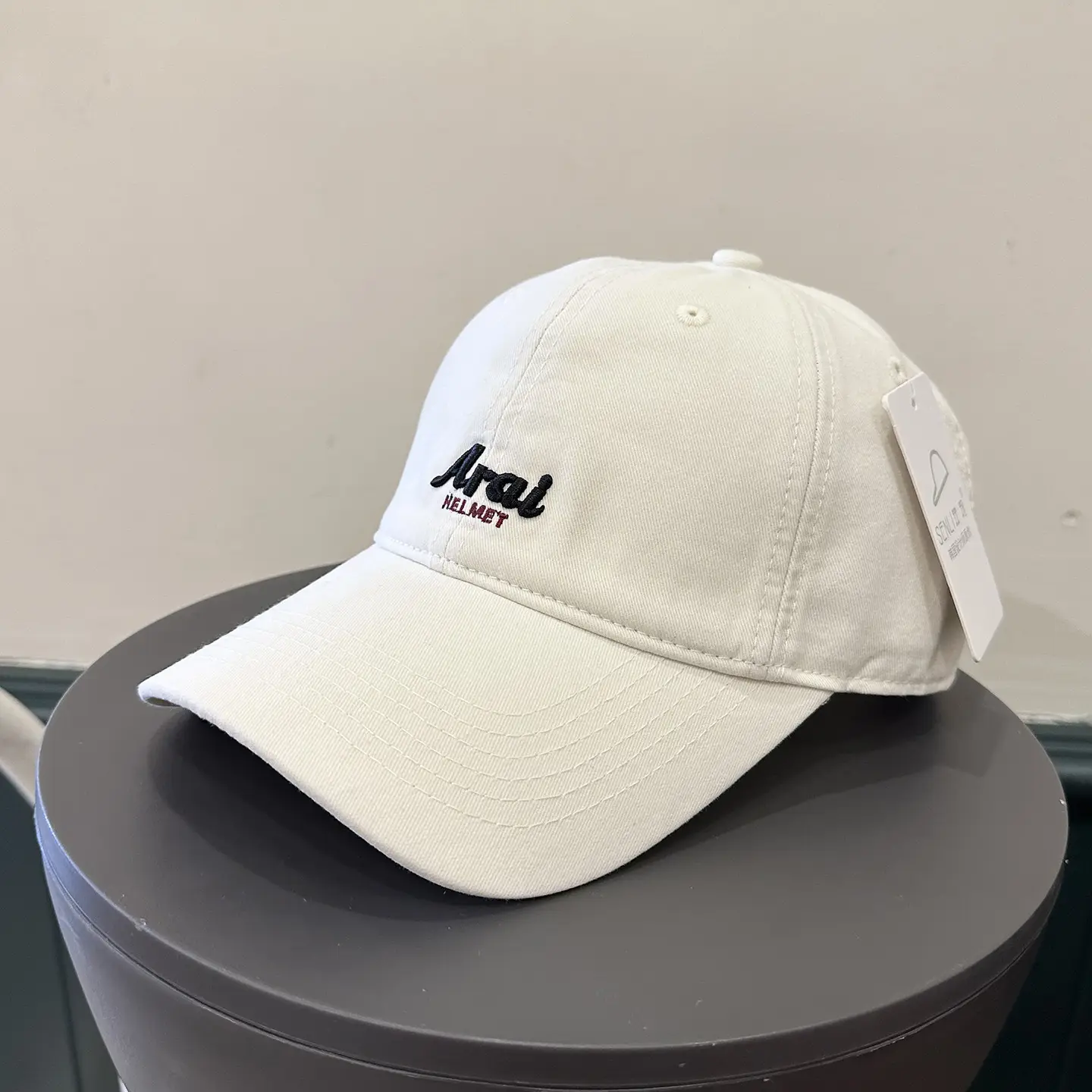Korean Style Beige Baseball Cap for Women with Embroidered Letter Design - Image 5