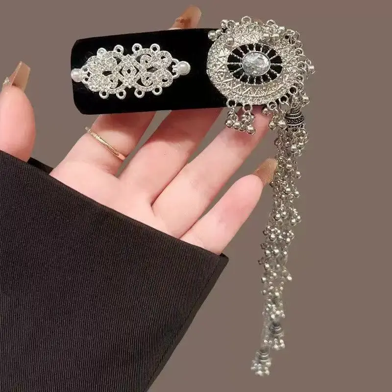 Flower Diamond Bell Long Tassel Hairpin Accessible Luxury Design Ethnic Style Fashionable Hair Accessories Women's Bb Clip